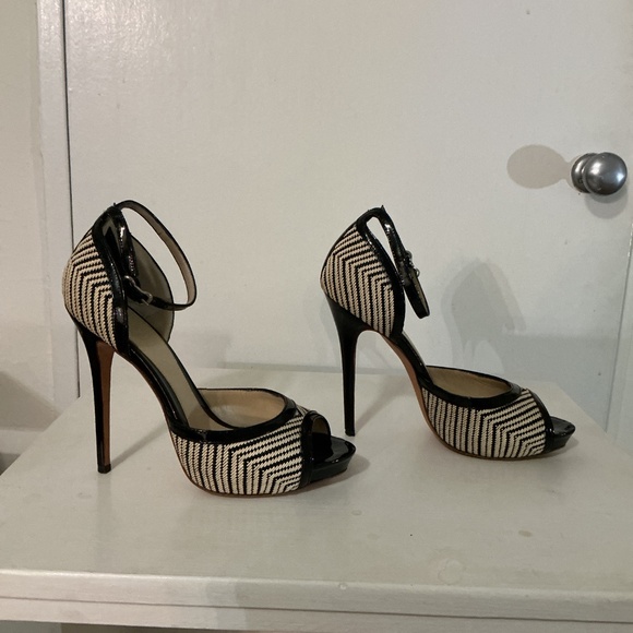 Alexander McQueen Black/Vanilla Pumps, Size 36.5 - Picture 4 of 10